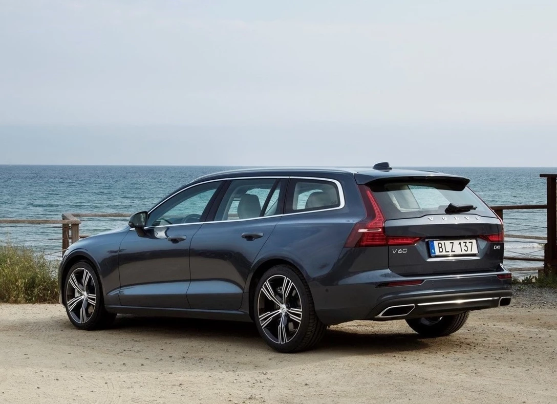1663049-Volvo-V60-2022-02.jpg