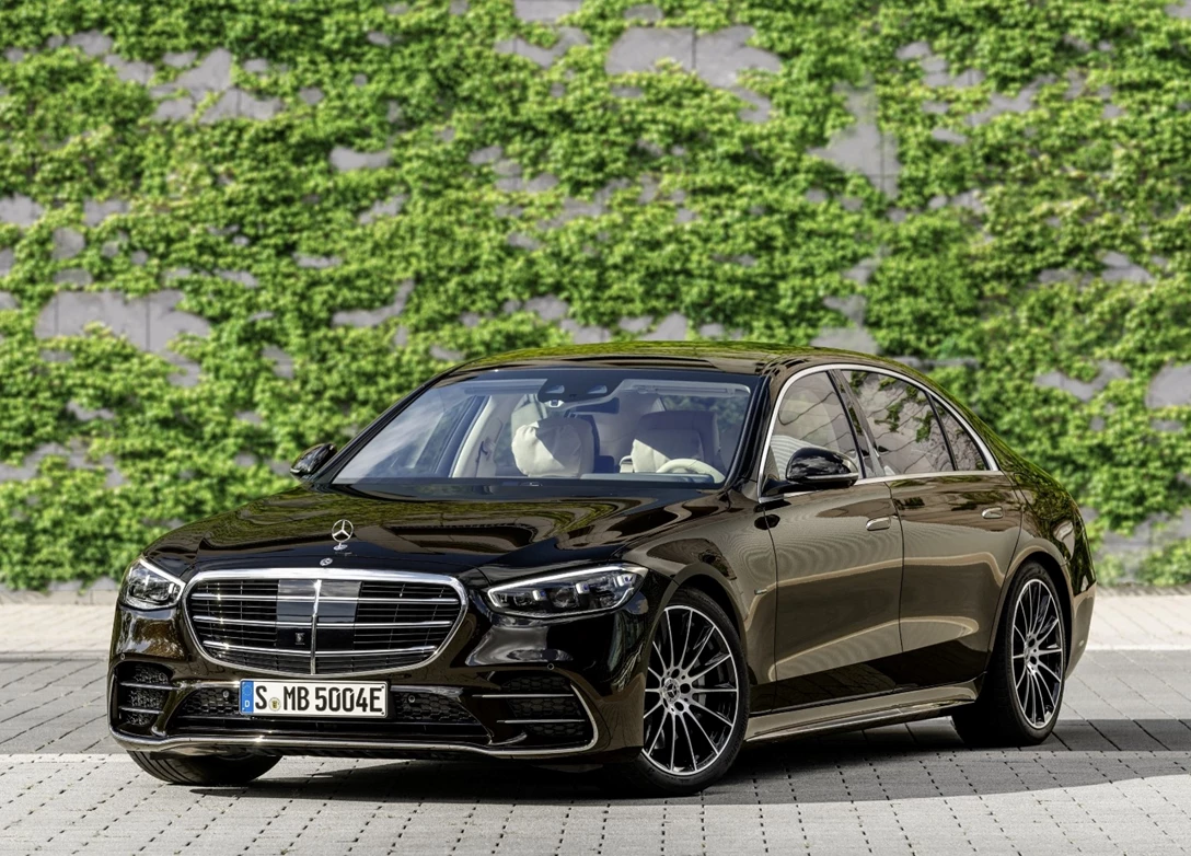 1679456-Mercedes-Benz-S-Class-2023-04.jpg