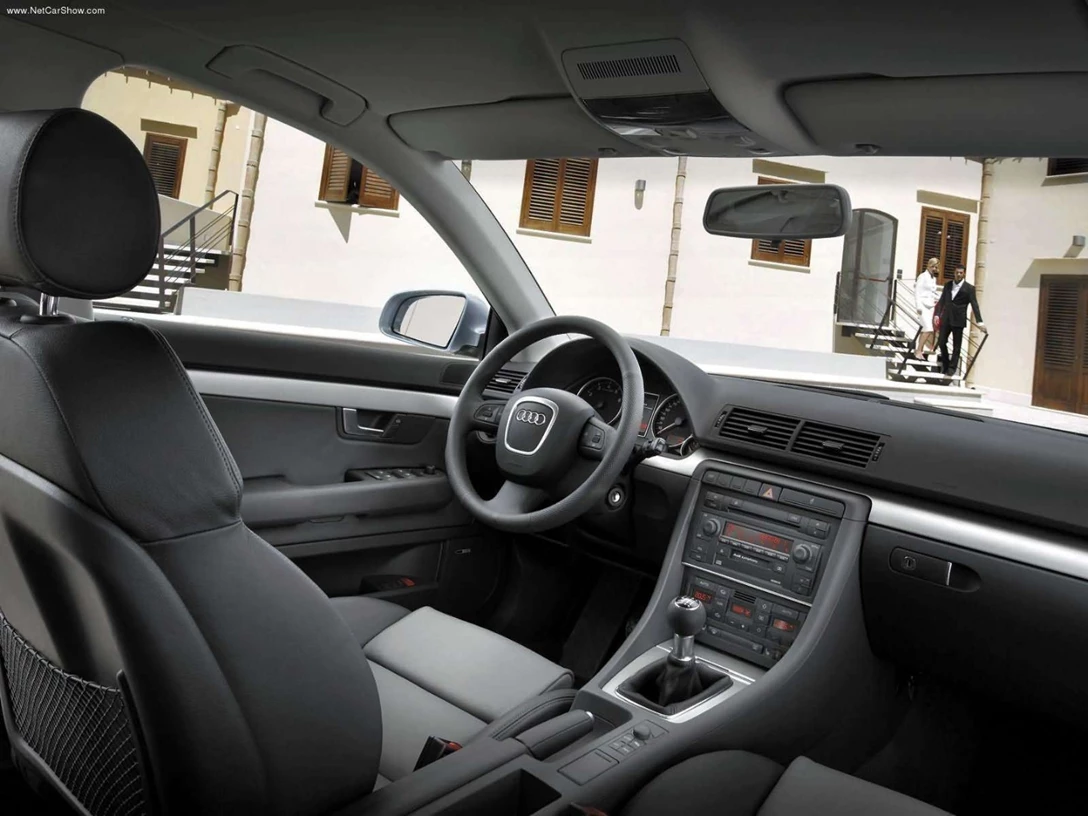 1592161-Audi-A4 7.jpg