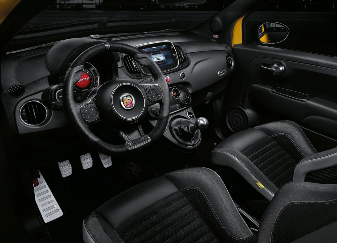 1664112-abarth-2017-05.jpg