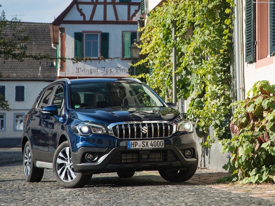 1649638-Suzuki-SX4_S-Cross-2017-1600-01.jpg