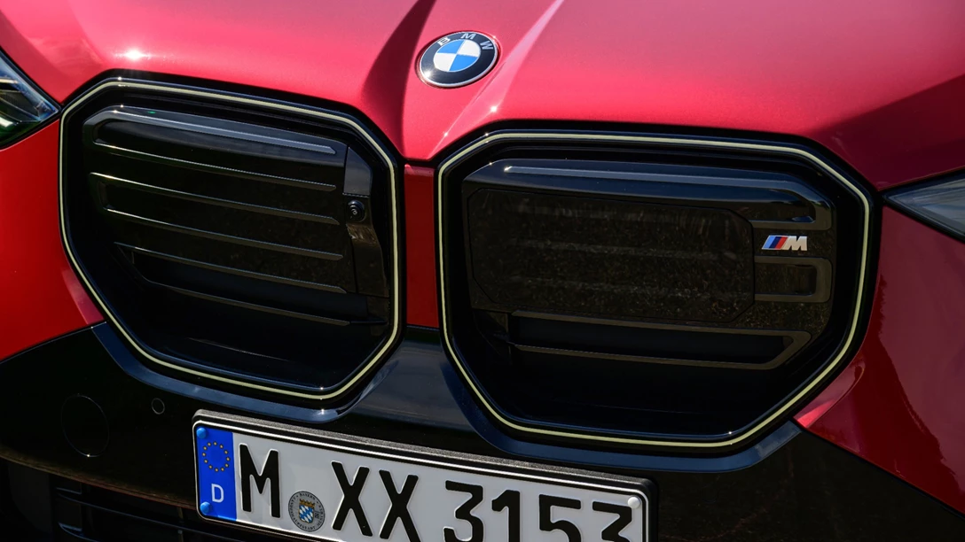 1702801-P90568190_highRes_the-new-bmw-x3-m50-x.jpg