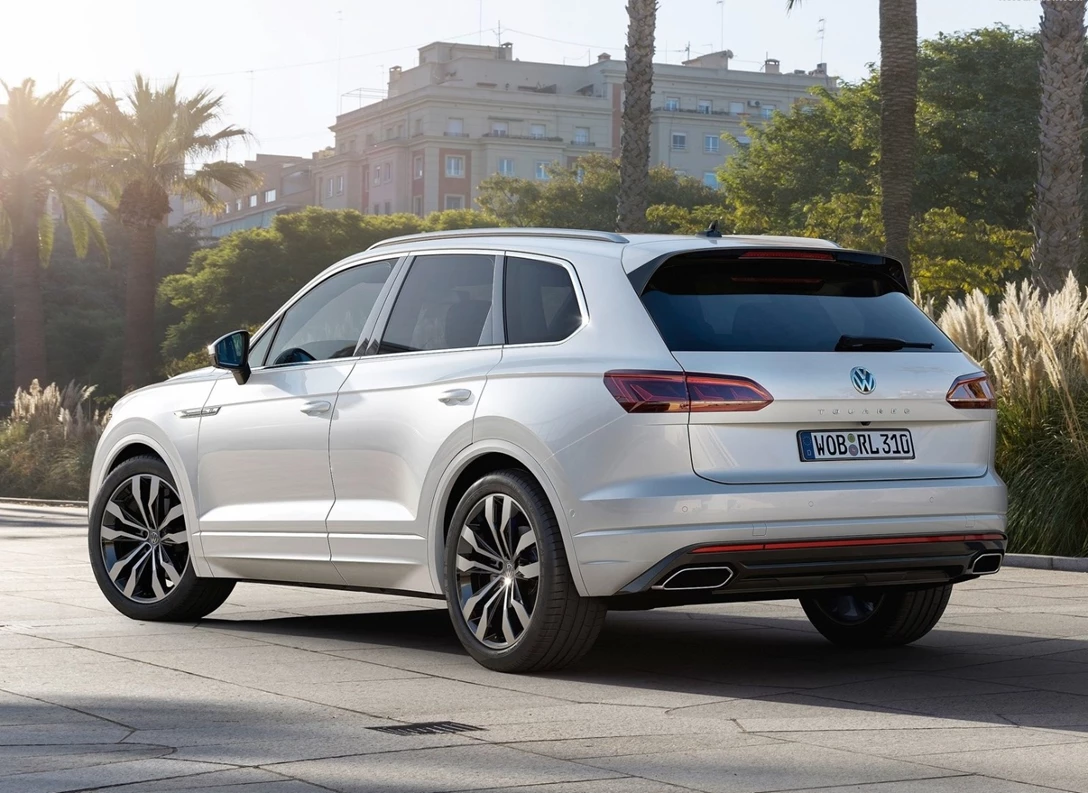 1643481-Volkswagen-Touareg-2019-02.jpg