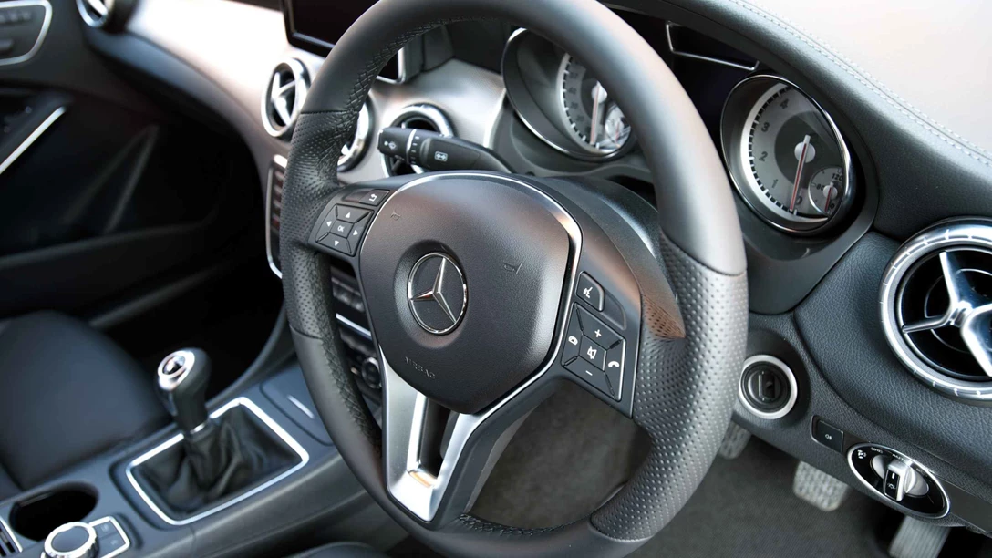 1647011-mercedes-cla (8).jpg