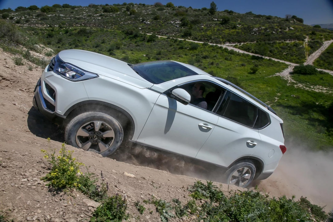 1592754-סאנגיונג רקסטון (9).jpg