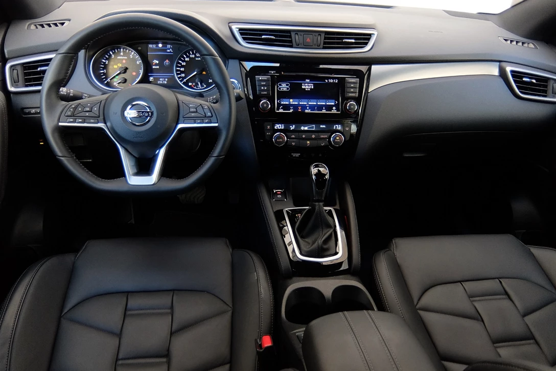 1612062-ניסאן קשקאי 1.3 ל' (8).JPG