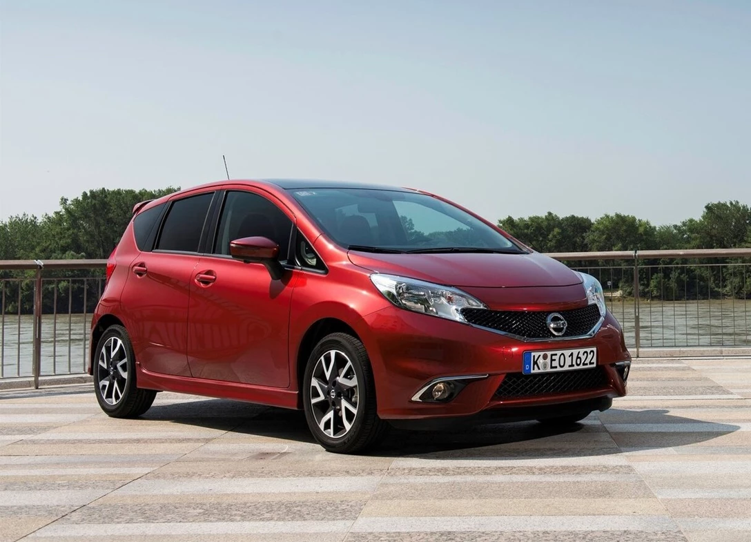1689574-Nissan-Note-2016-01.jpg