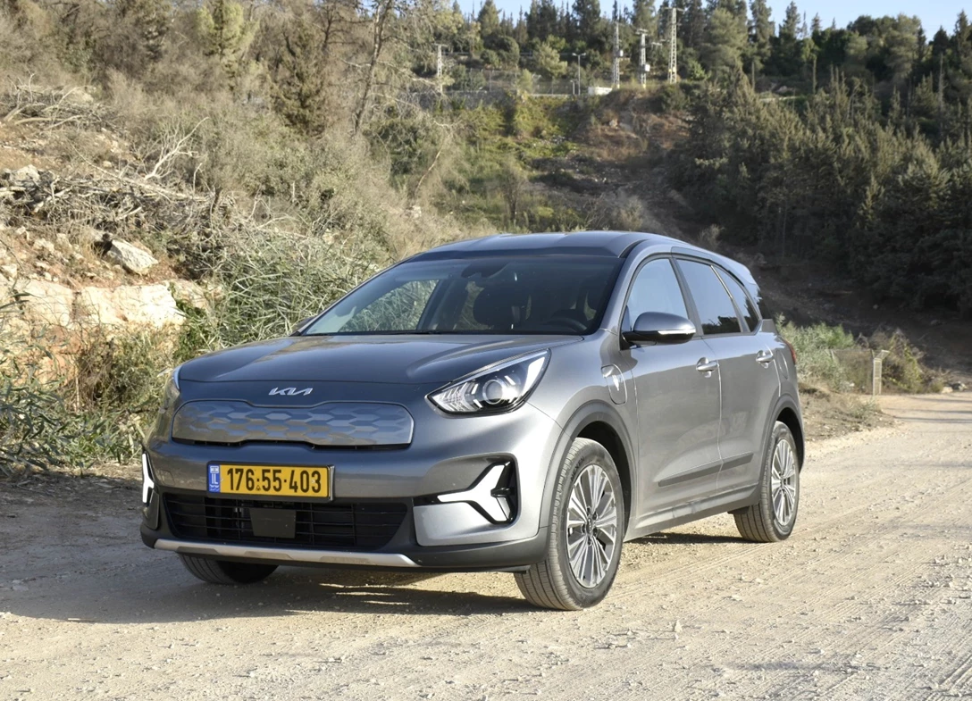 1691767-Kia-Niro-Plus-2023-00-ES.jpg