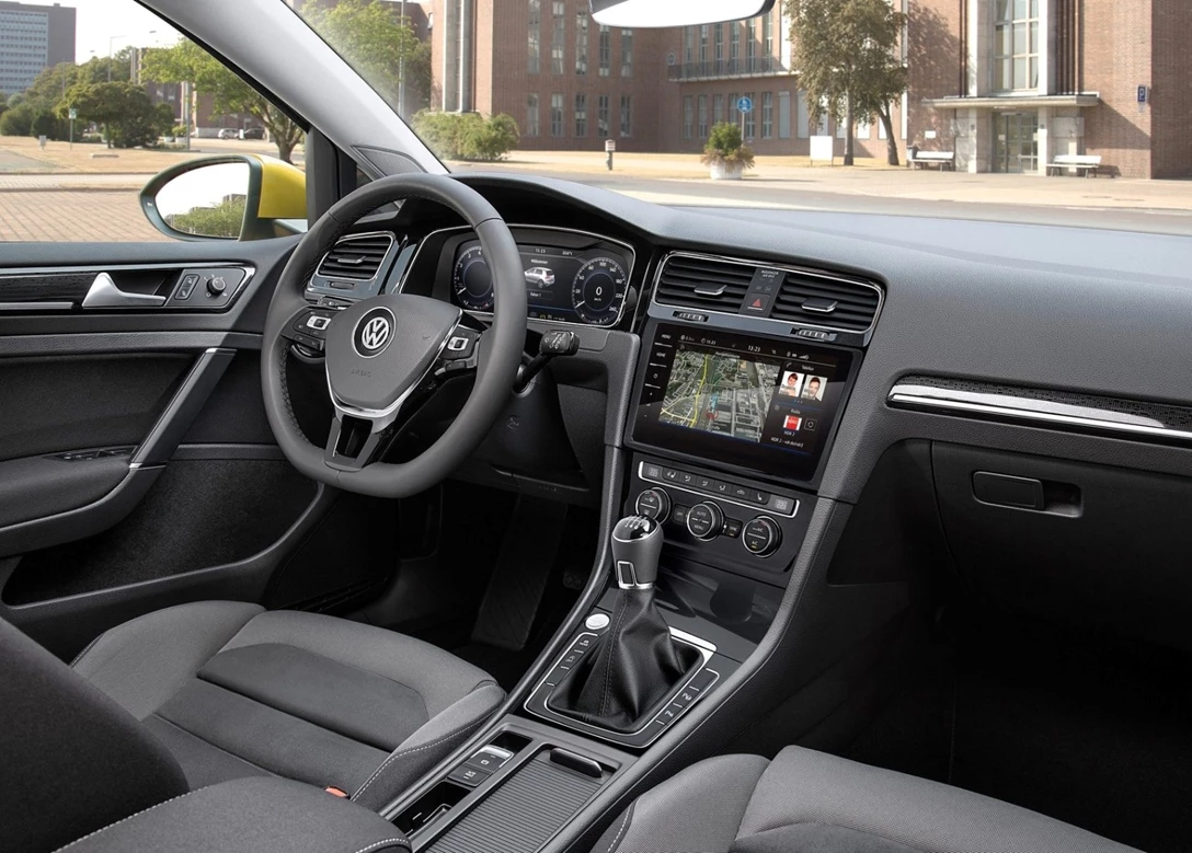 1698350-Volkswagen-Golf-2017-1600-34.jpg