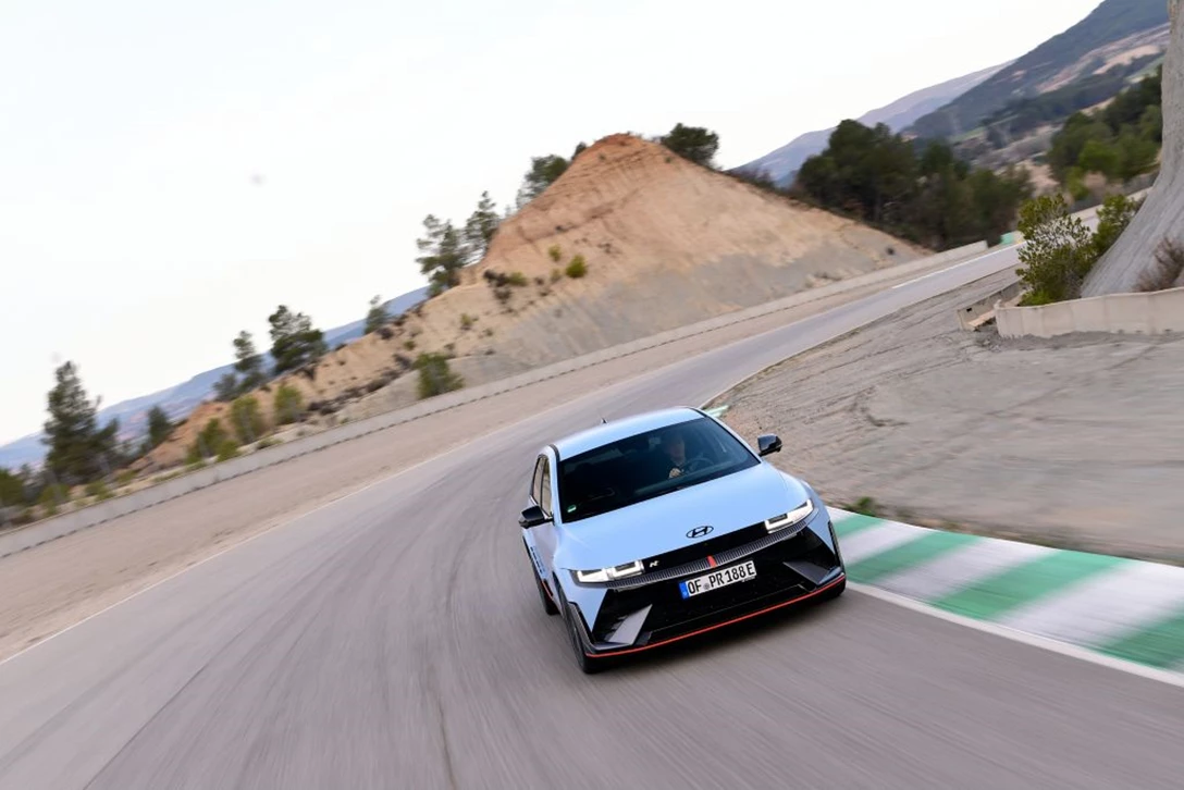 1694799-hyundai-ioniq-5-n-racetrack-0324-382_wid_1024_bfc_off.jpg