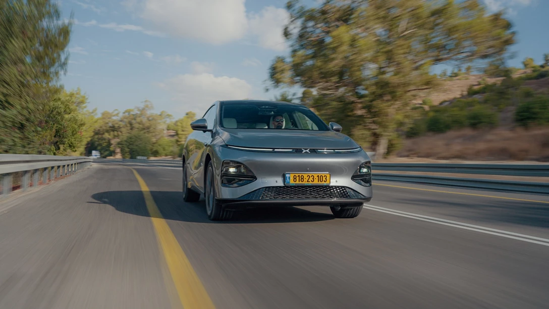 1701375-Xpeng G6 2024.00_26_01_14.Still012.jpg