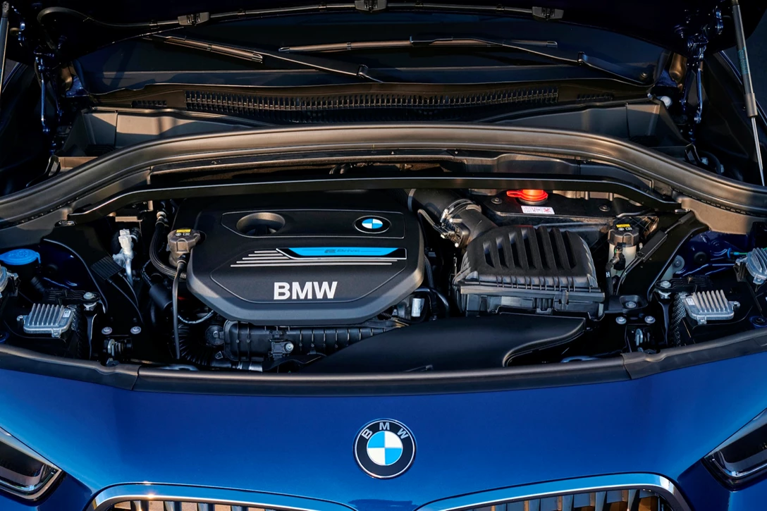 1634800-P90389816_highRes_the-new-bmw-x2-xdriv.jpg