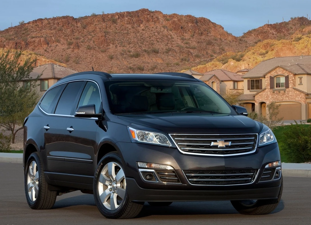 1647451-Chevrolet-Traverse-2015-05.jpg