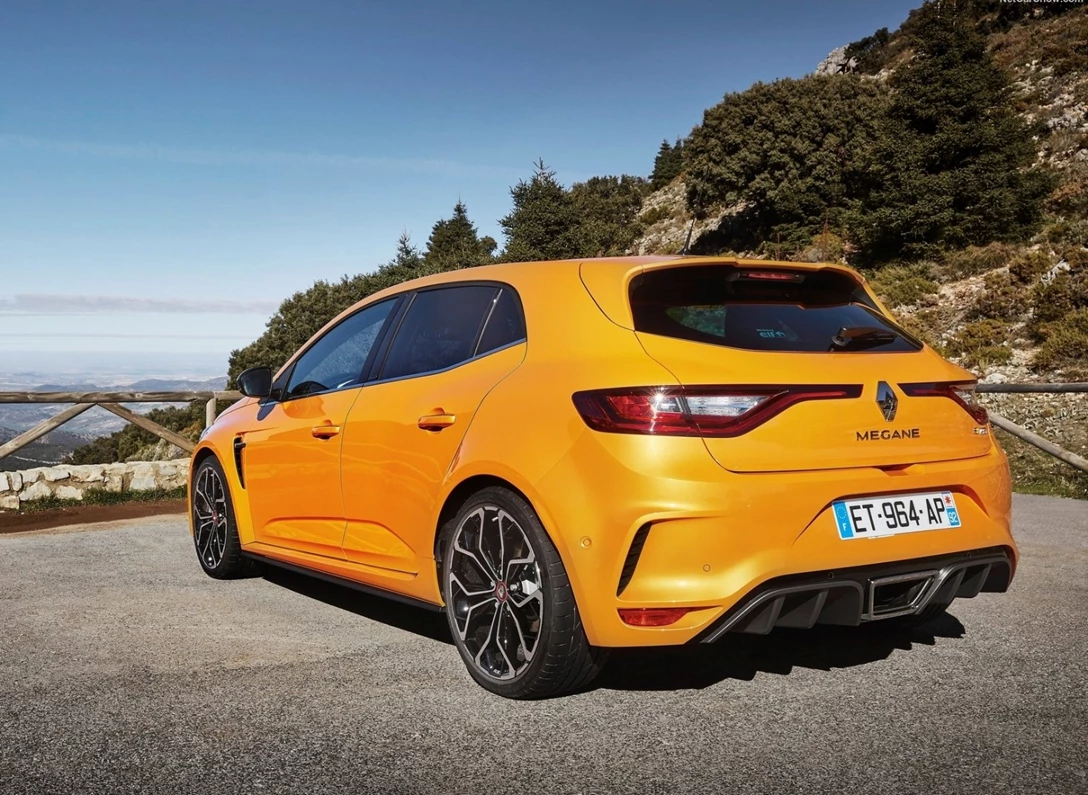 1660709-Renault-Megane_RS-2021-02.jpg