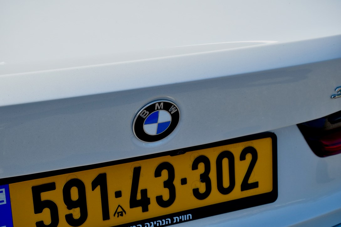 1648811-BMW320 - 7.jpeg