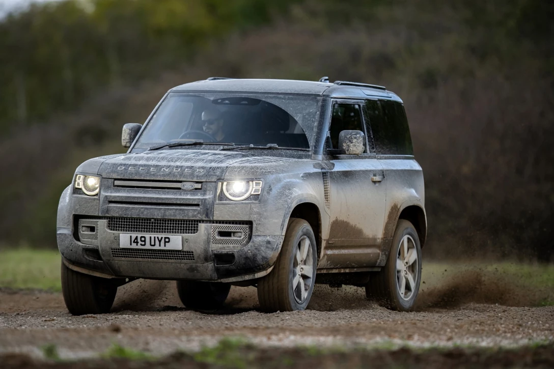 1639709-המזרח משיקה את הדיפנדר 90 , צילום יחצ חול (7).jpg