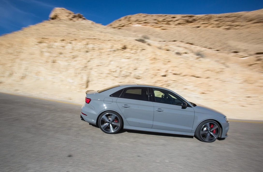 1593873-אודי RS3 מבחן דרכים (30).jpg