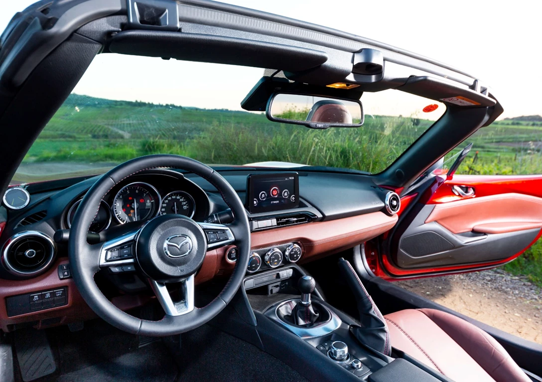 1675613-Mazda-MX5-2023-08.jpg