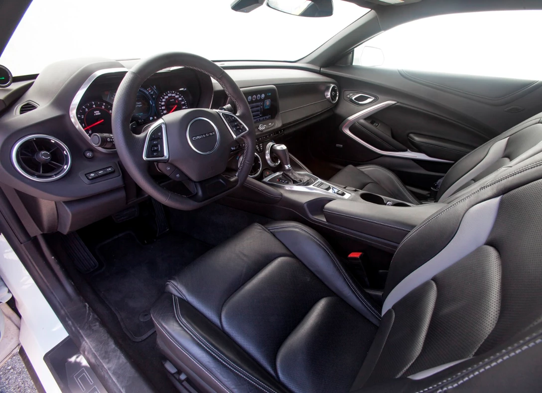 1660992-Chevrolet-Camaro-2017-05.jpg