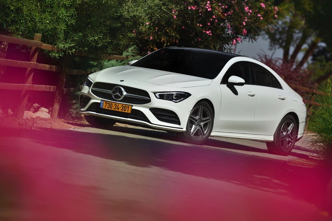 1621451-מרצדס CLA200 (1).jpg