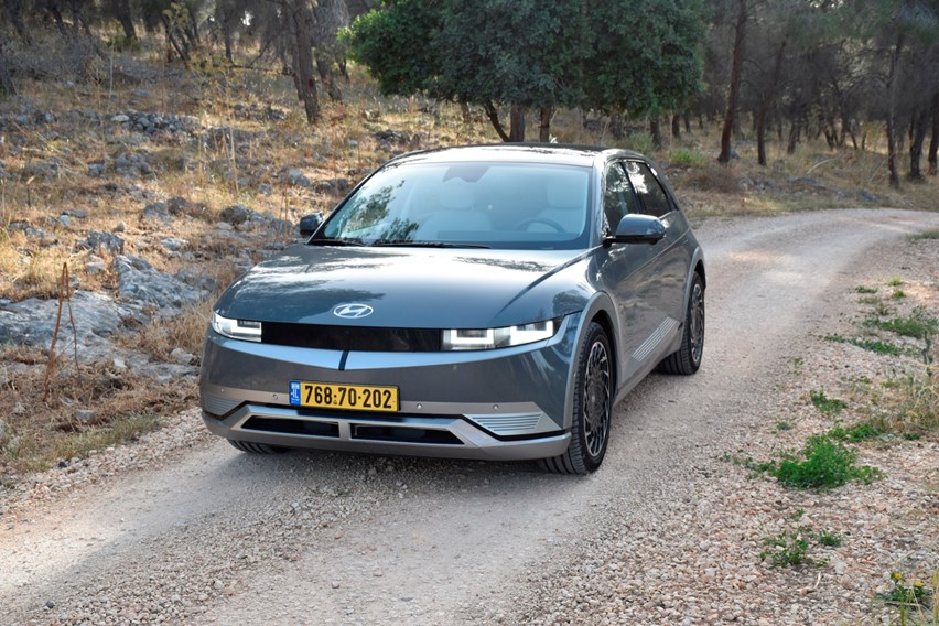 1660978-IONIQ54X4 - 7.jpeg