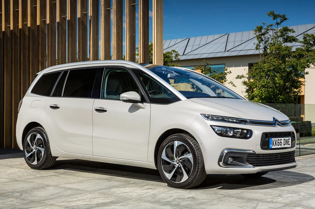 1596447-מיניוואנים (2).jpg