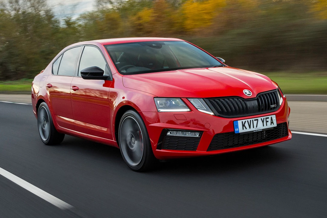 1590483-סקודה אוקטביה RS245 (2).jpg