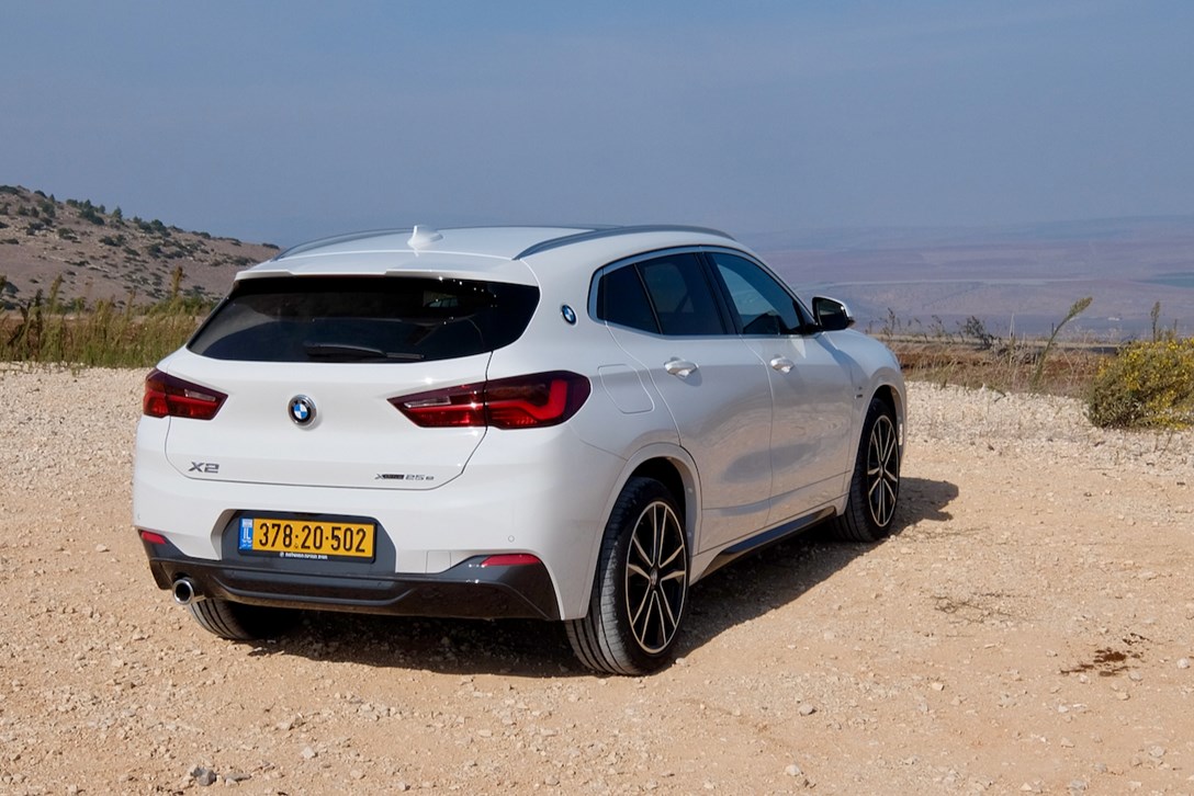 1636997-במוו X2 PHEV - 4.jpeg