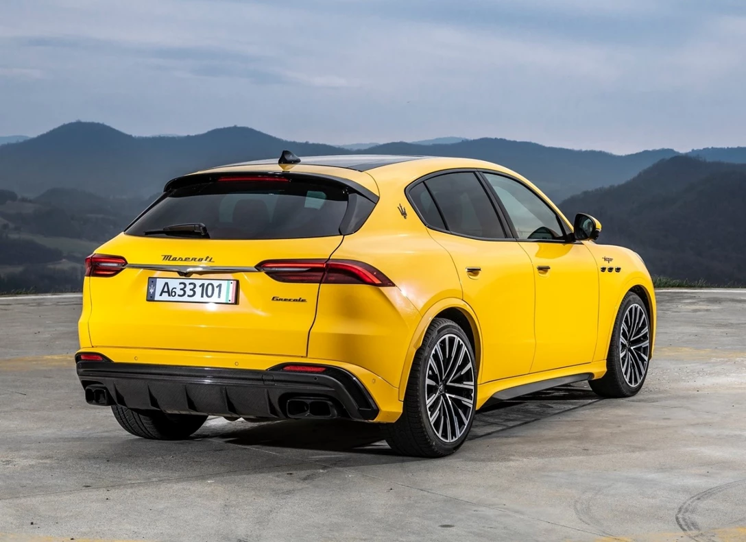 1664056-Maserati-Grecale-2022-03.jpg