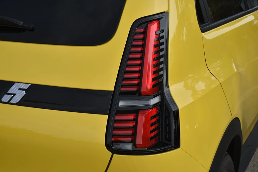 _DSC0249-min.jpg (1)