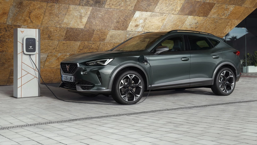1682041-CUPRA-Formentor-e-Hybrid_02_HQ-min.jpg