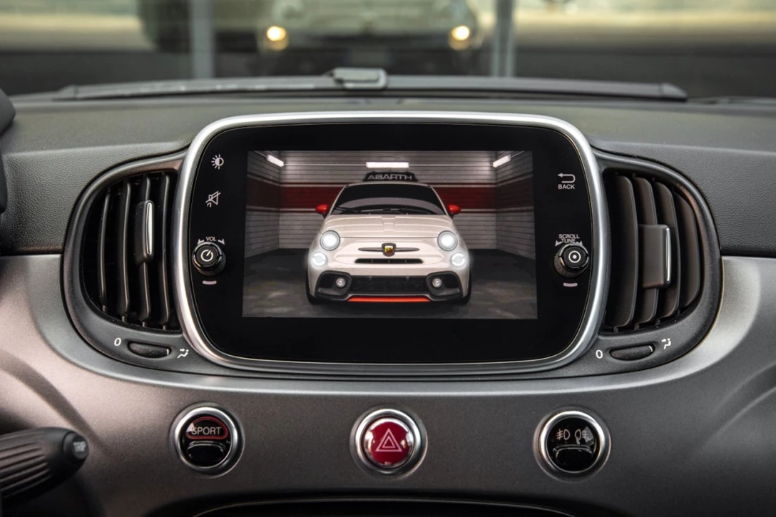1610903-190129_Abarth_70th_Anniversary_range_28.jpg