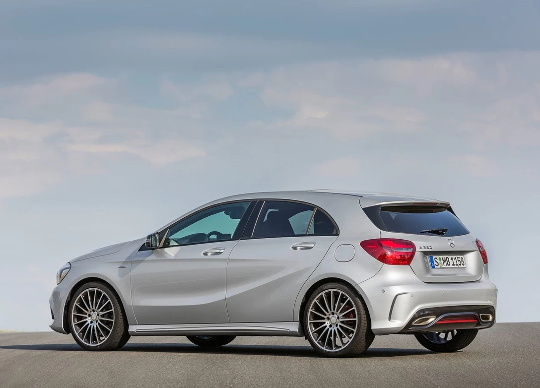 1647157-Mercedes A class 2017 (15).jpg