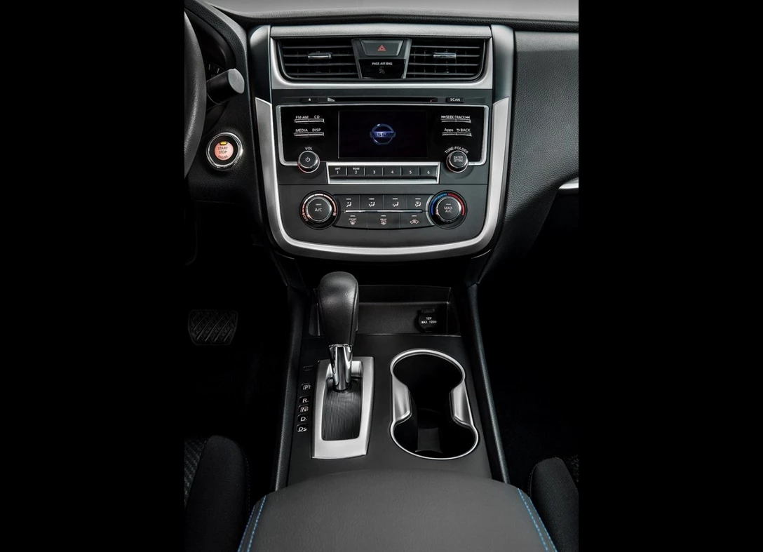 1671449-Nissan-Altima_SR-2017-5.5.jpg
