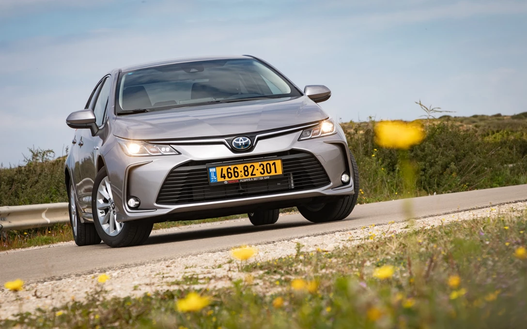 1613996-טויוטה קורולה 1 (2).jpg