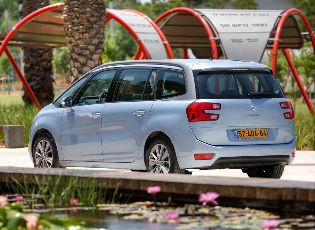 1661113-Citroen-Grand_C4_Picasso-2015-02.jpg