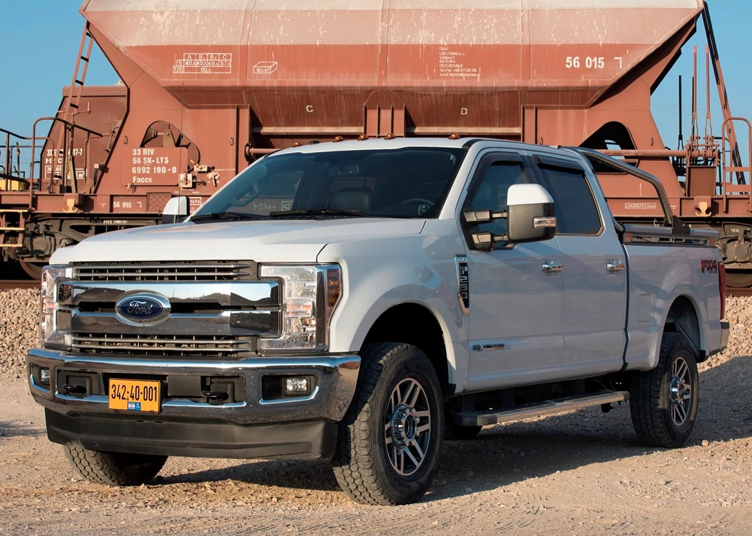 1683831-Ford-F-250-2023-04-YP.jpg