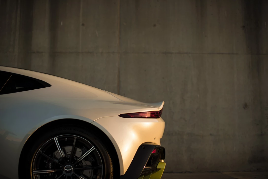 1599112-אסטון מרטין ואנטג מבחן דרכים השקה (12).jpg