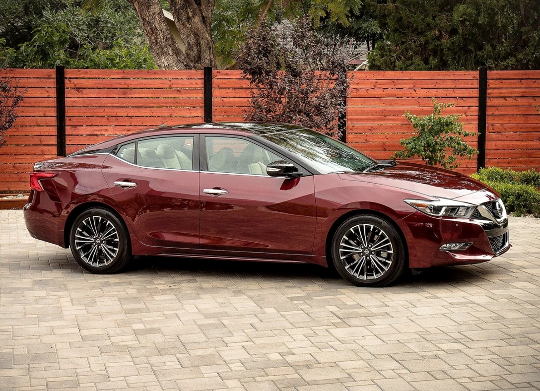 1667427-Nissan-Maxima-2018-03.jpg