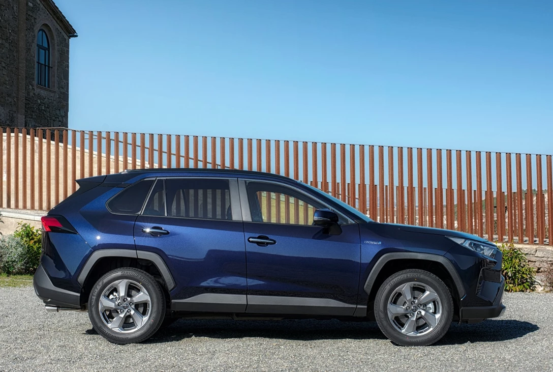 1610439-Toyota-Rav4-2019-02.jpg