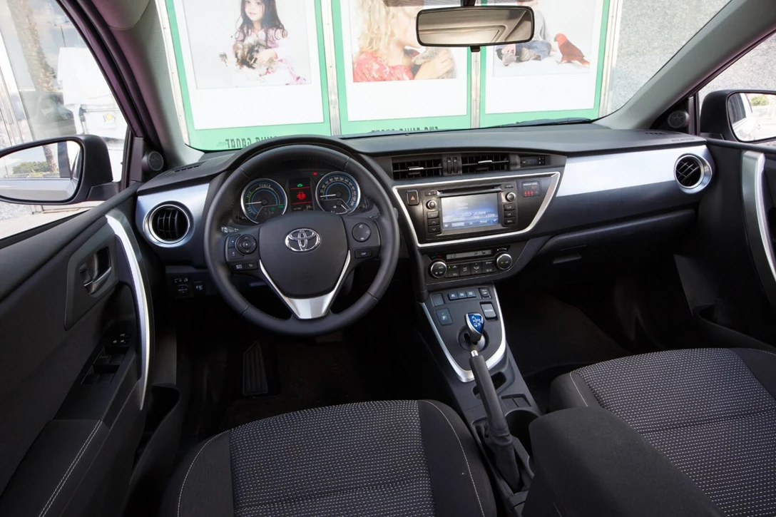 1628901-14-טויוטה אוריס משומשת תומר פדר (4).jpg