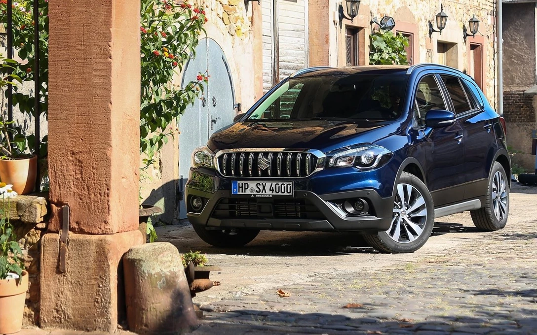 1685875-Suzuki-SX4_S-Cross-2017-1600-07.jpg
