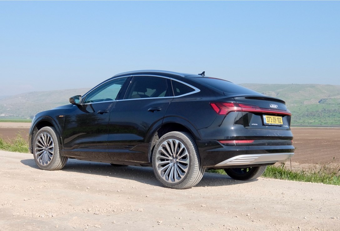 1638522-אודי  e-tronספורטבק - 8.jpeg