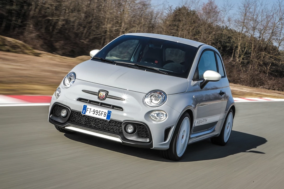 1612827-Abarth_595_esseesse_20.jpg