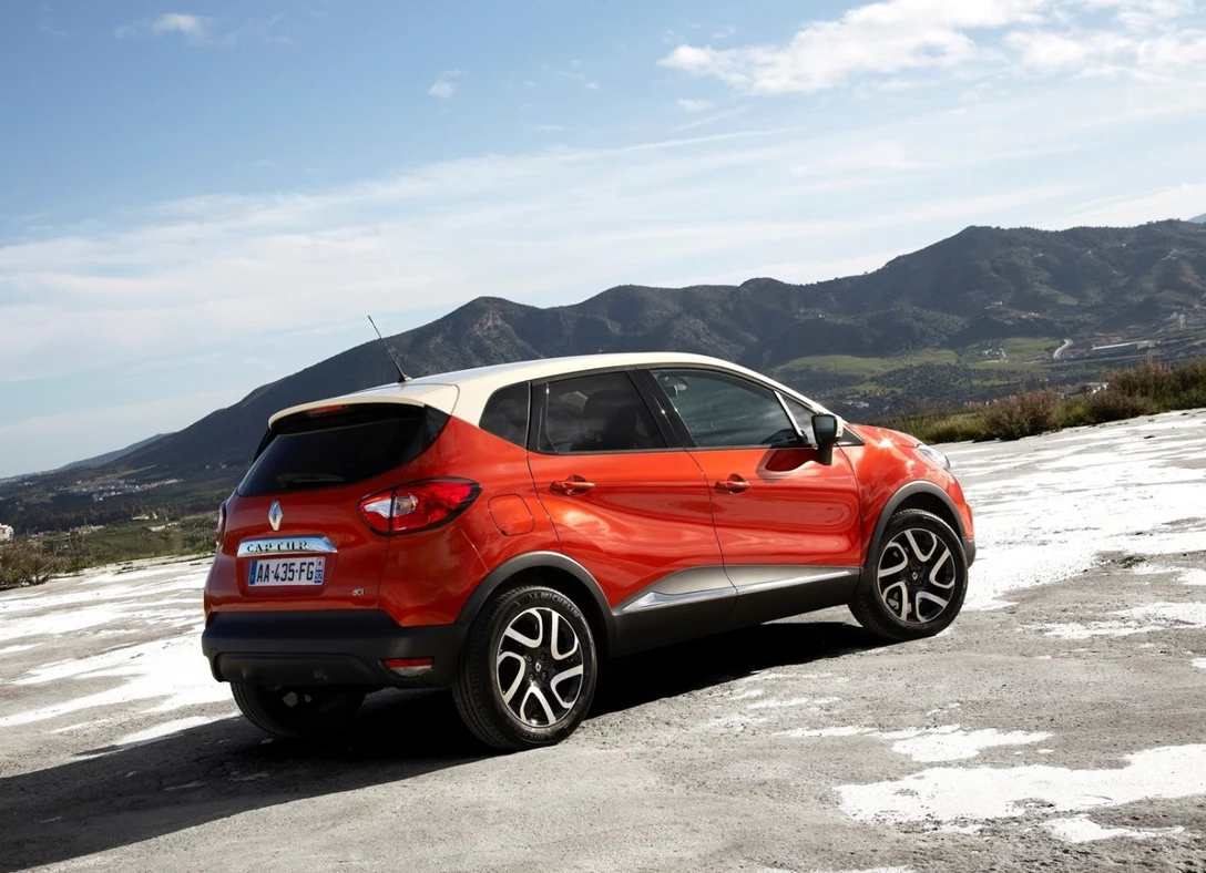 1643845-Renault-Captur-2017-03.jpg