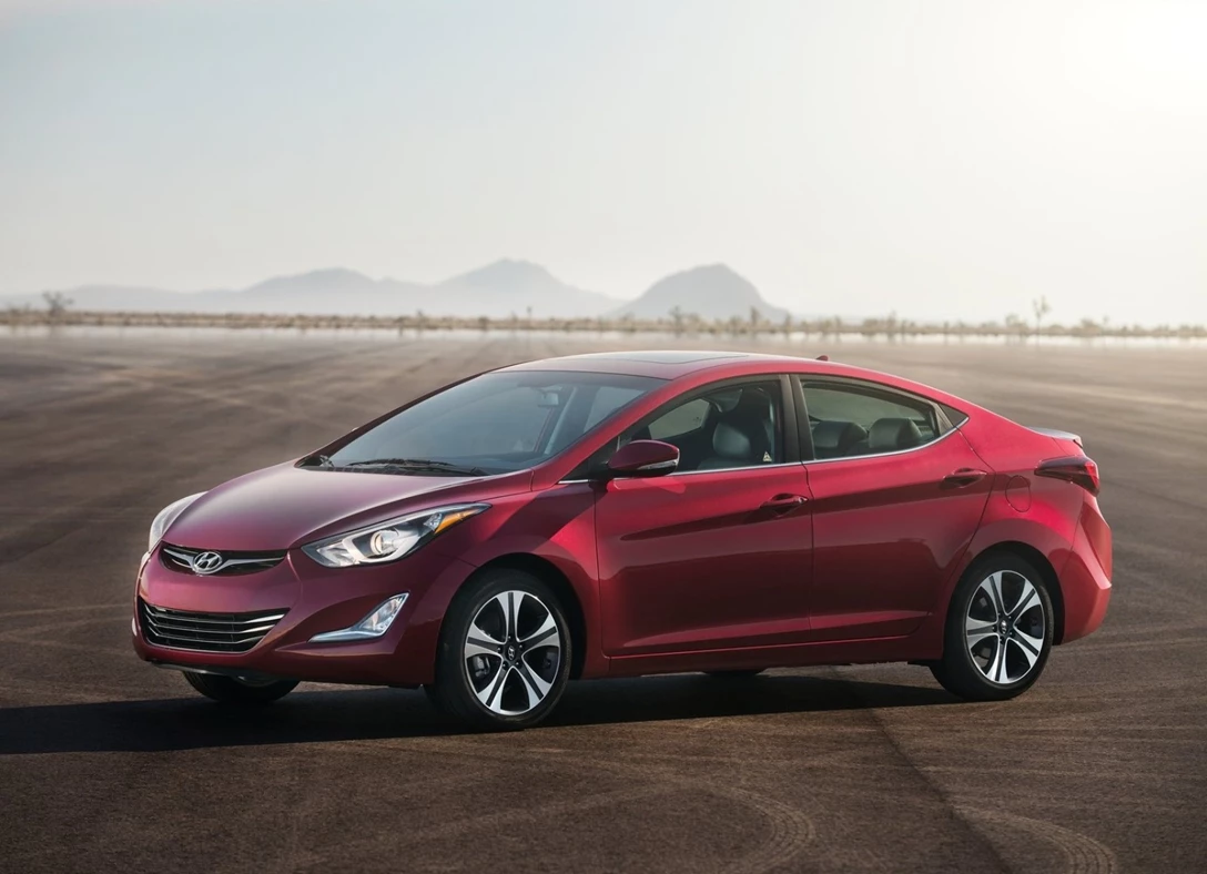 1649320-Hyundai-Elantra_Sedan-2014-01.jpg