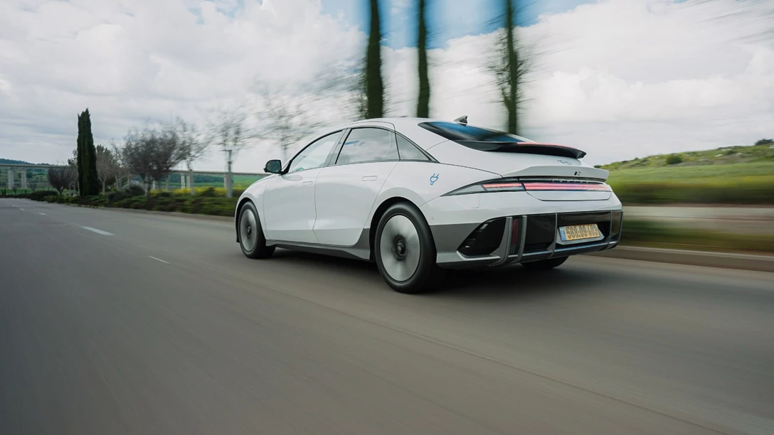 1695907-אוטו השנה 2024 (מבחן).00_20_57_01.Still020-min.jpg