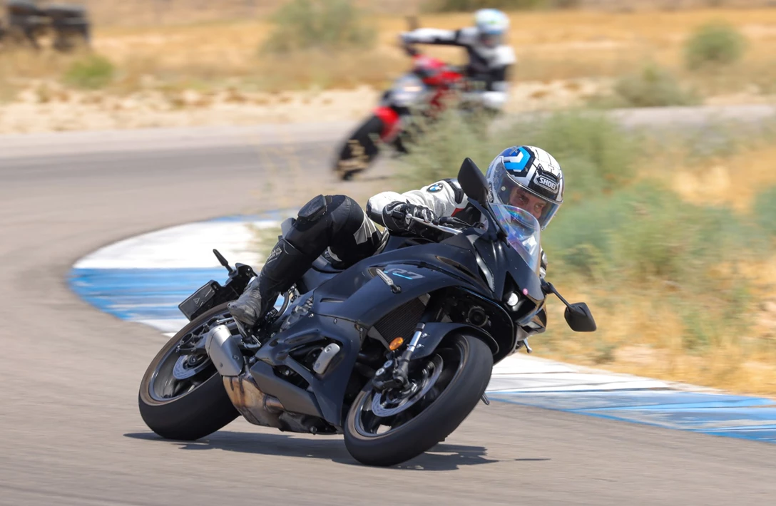 1671930-cushmaro r7 -007.jpg