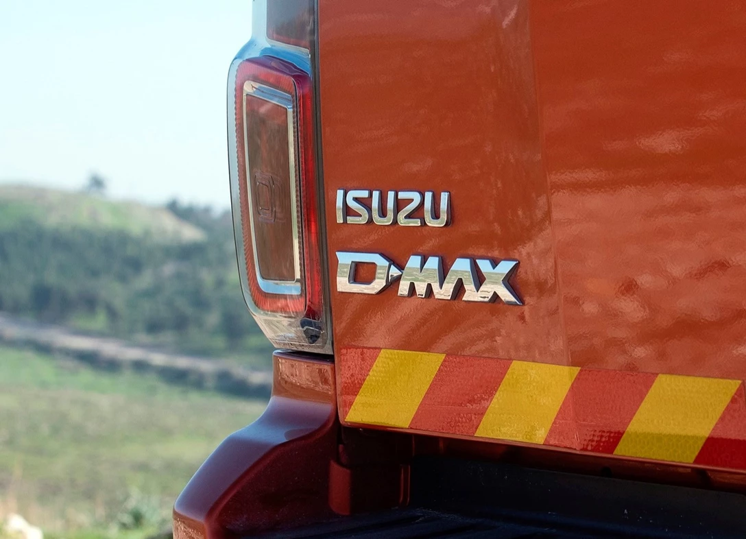 1662915-ISUZU D-MAX_2022-11.jpg