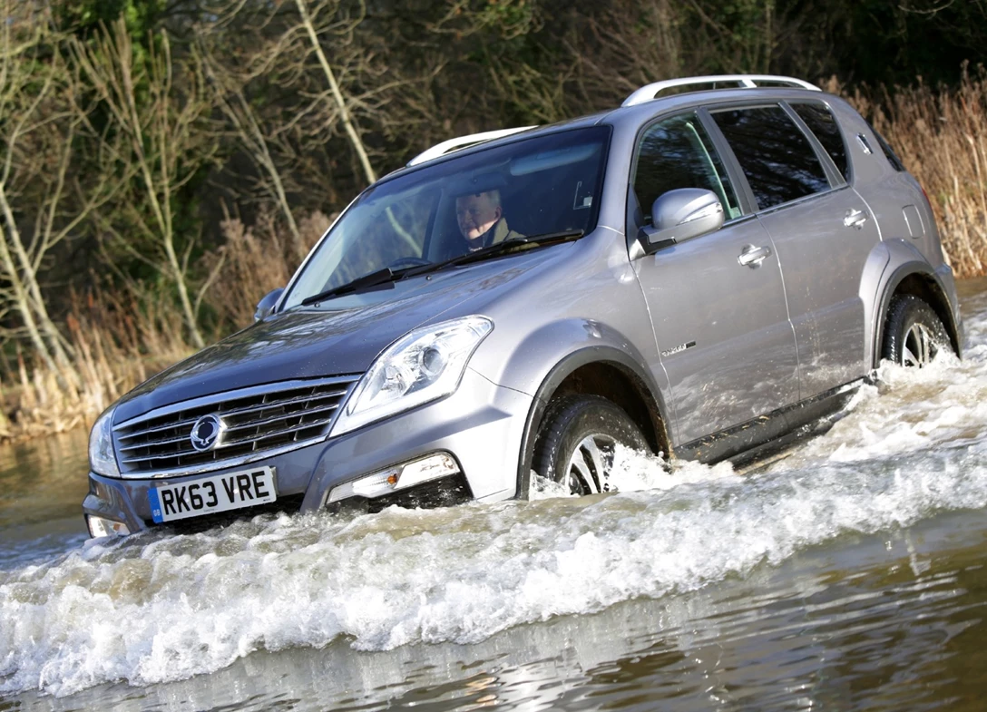 1688103-SsangYong-Rexton-2014-00.jpg